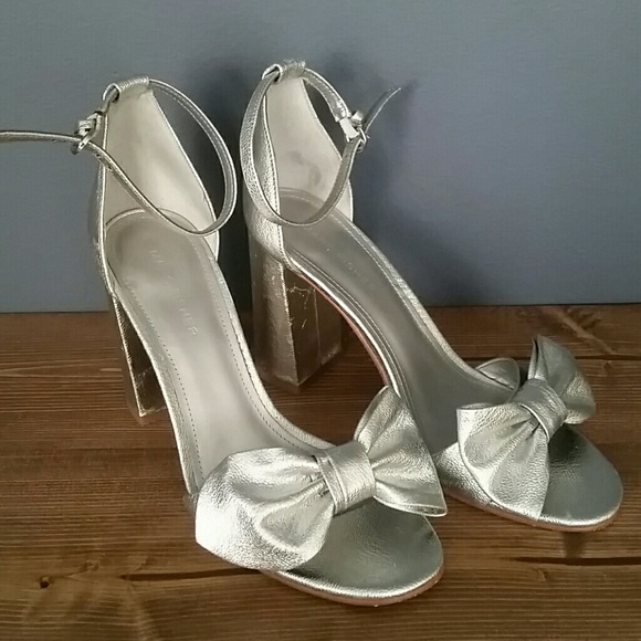 marc fisher silver shoes